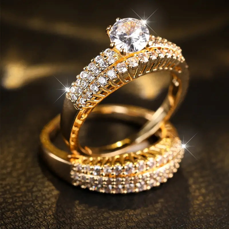 A Set of Two Detachable Couple Engagement Rings Made of 18K Gold-Plated Copper, Featuring Sparkling Synthetic Zirconia, Suitable for Everyday Wear by Both Men And Women. Jewelry Precision