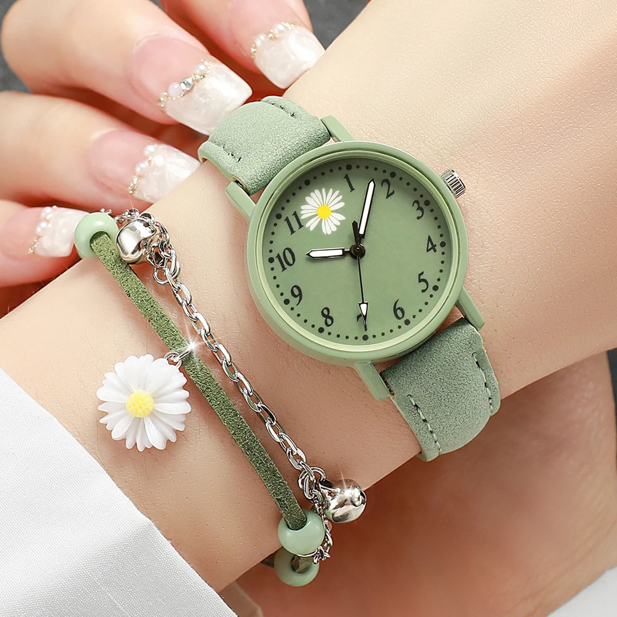 4PCS/Set  Fashion Green PU Leather Strap Flower Quartz Watch with  Bracelet (Box not Included) Jewelry Precision