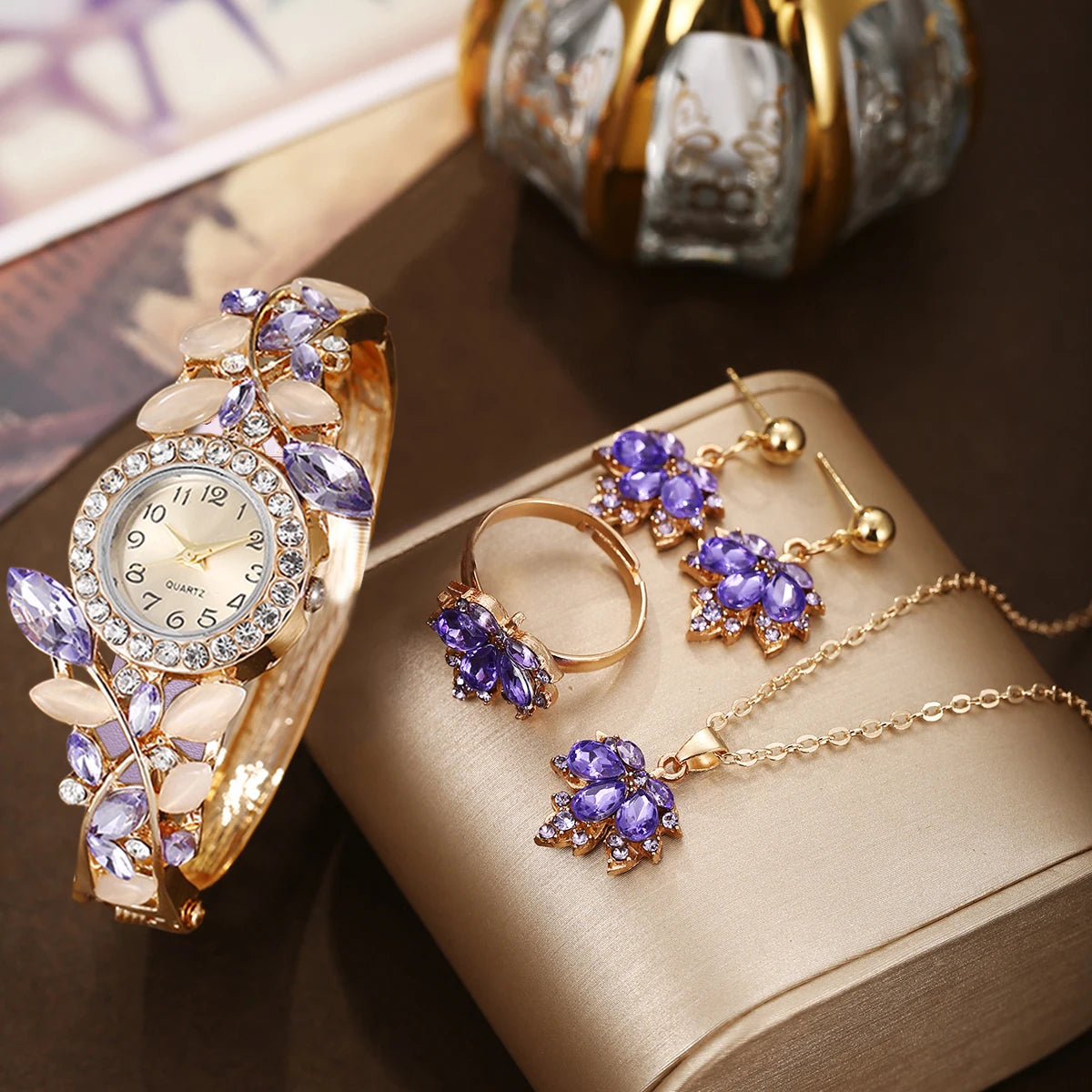 Fashion design women's commuting quartz watch niche bracelet watch Jewelry Precision