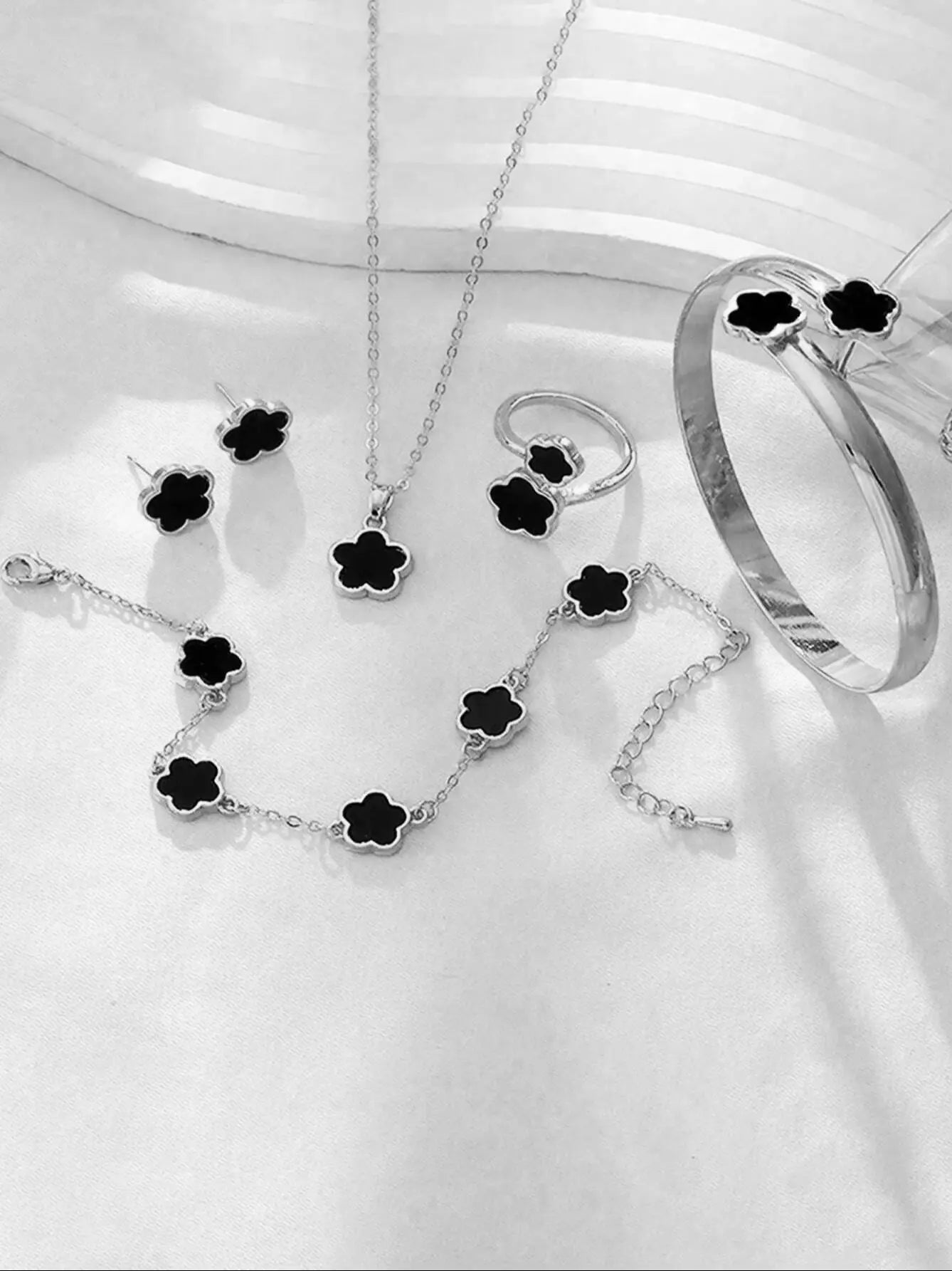 5pcs Lucky Five-petal Flower Women's Jewelry Set, Fashion Flower Bracelet + Necklace + Earrings + Bracelet + Ring, Birthday, Ann Jewelry Precision