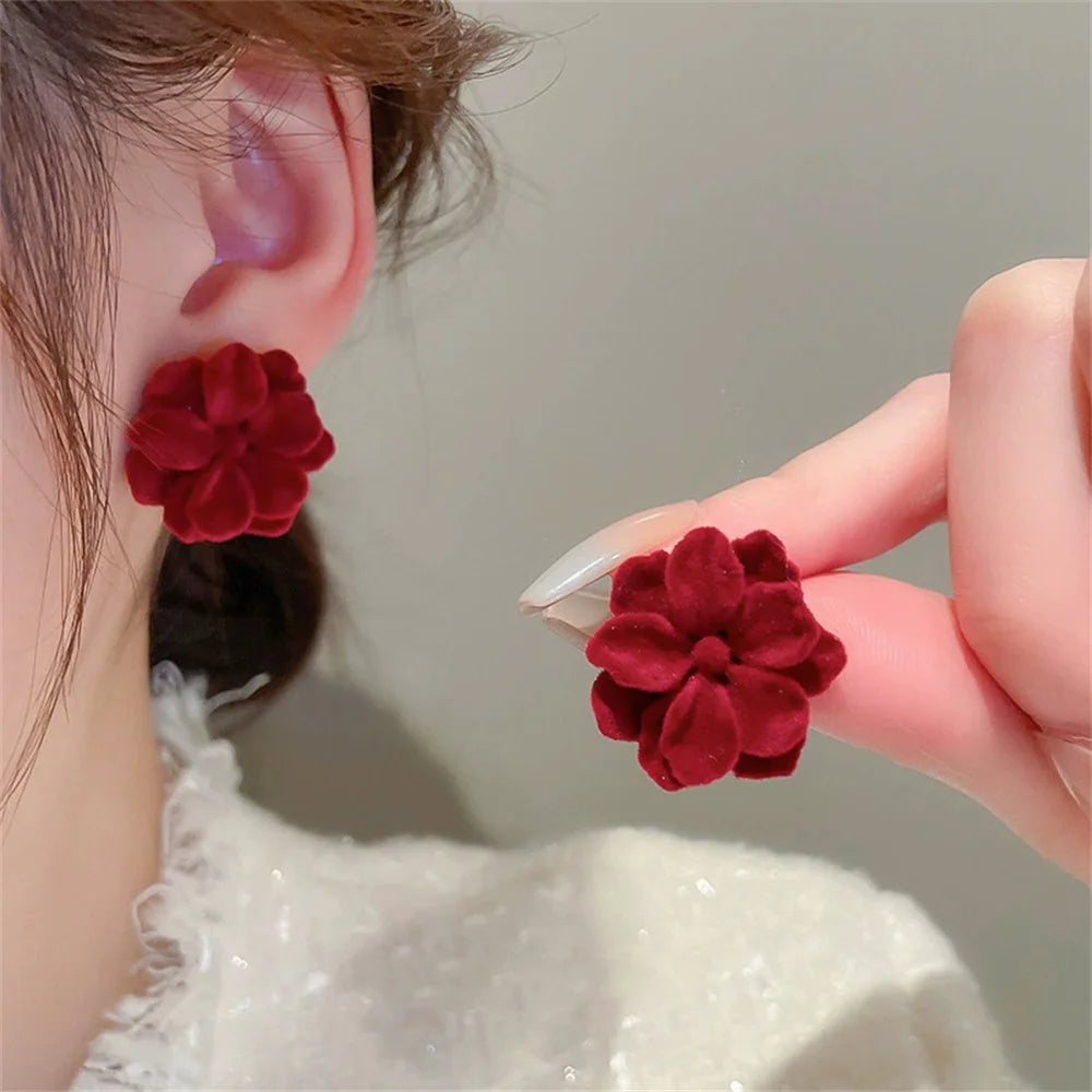 Square Black Color Korean Style Stud Earrings for Women 2024 Summer Fashion New In Jewlery Simple Female Party Earring Jewelry Precision
