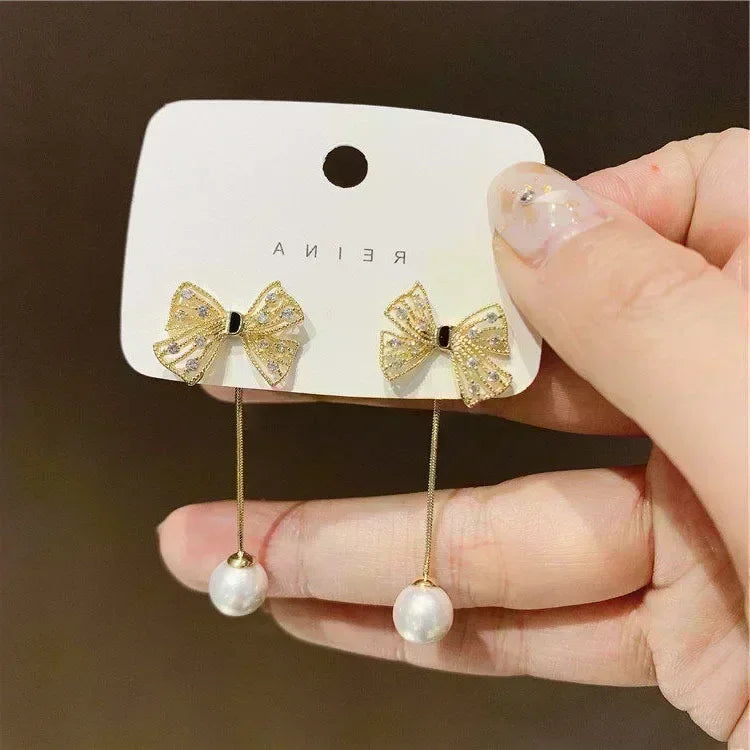 Green Crystal Golden Leaves Earrings for Women Individuality Daily Accessories Valentines Day Anniversary Birthday Jewelry Gifts Jewelry Precision