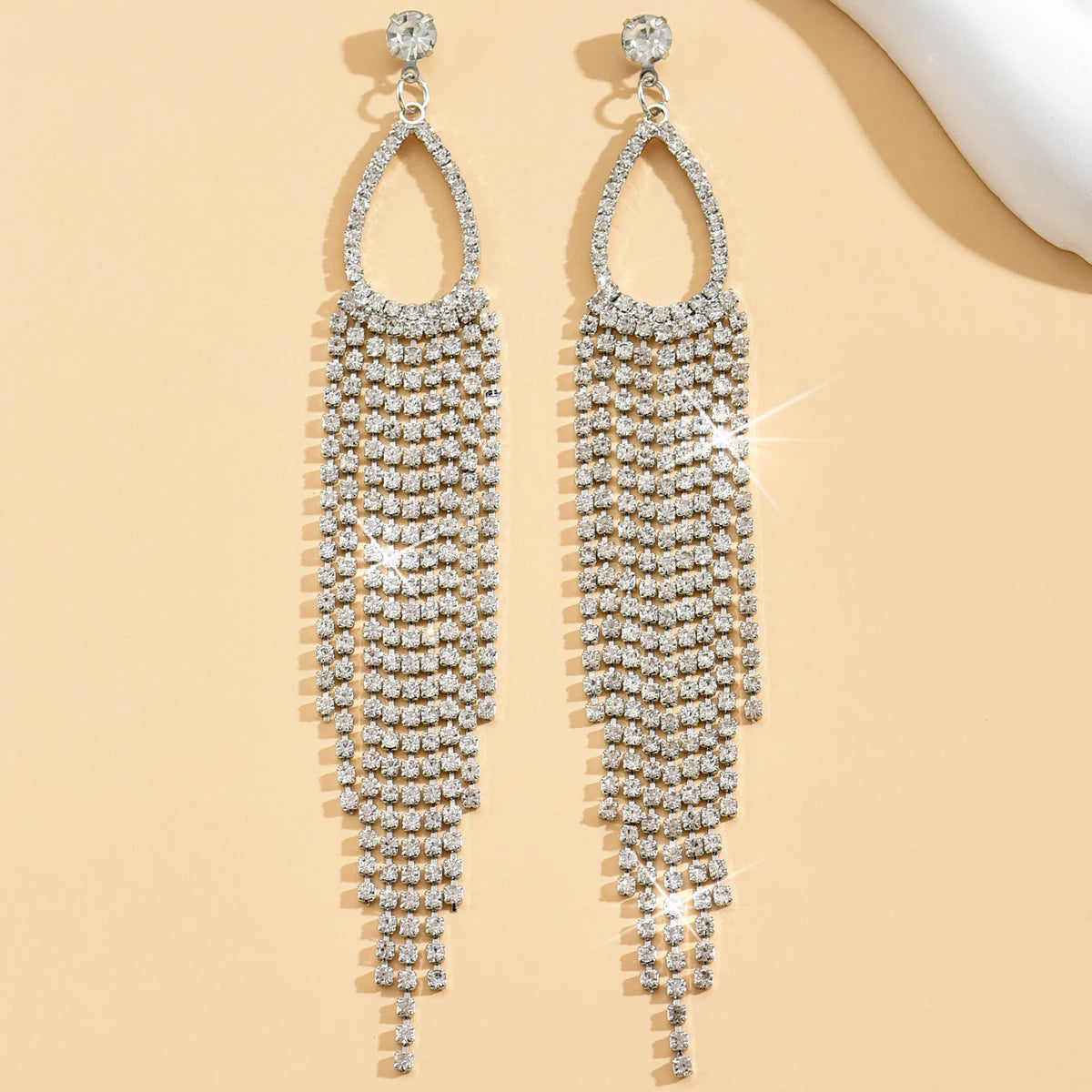 2pcs of women's jewelry rhinestone tassel earrings  luxurious fashion accessories for wedding parties Jewelry Precision